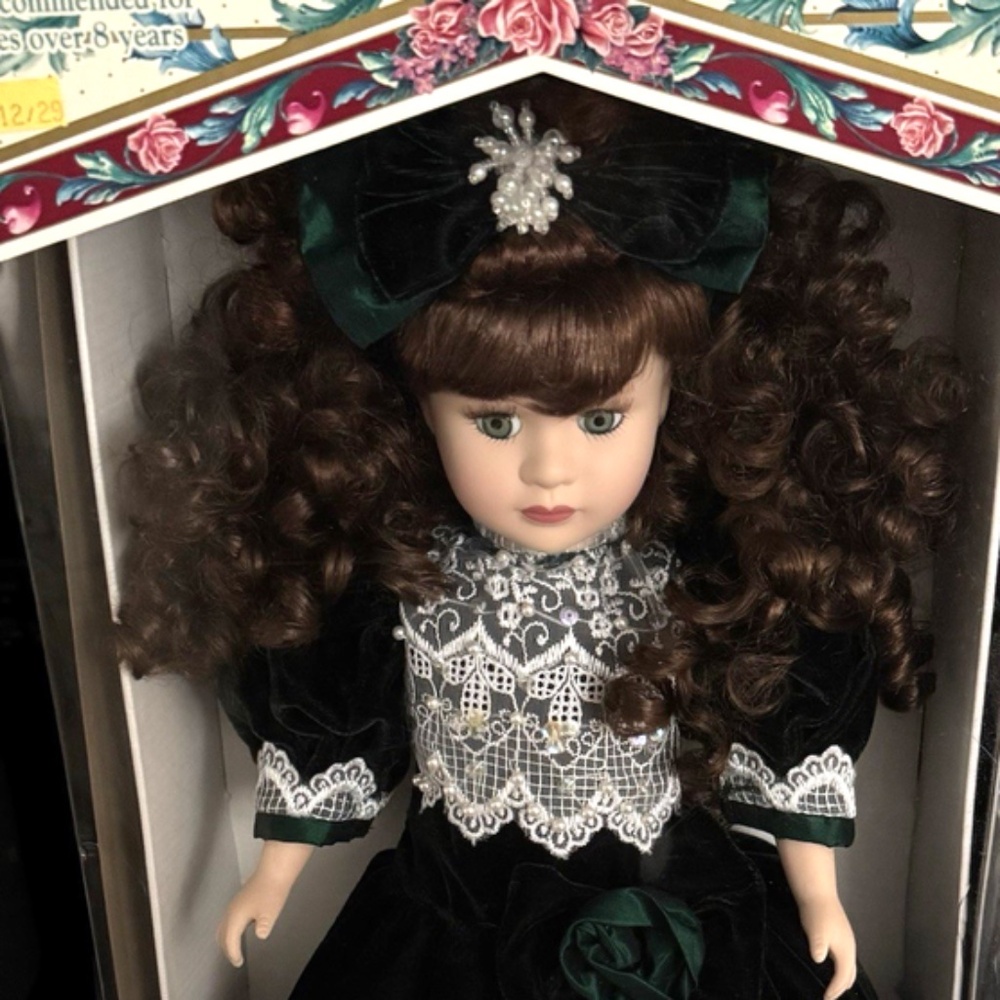Victorian Collection Limited Edition 17" Porcelain Doll by Melissa Jane 1996
